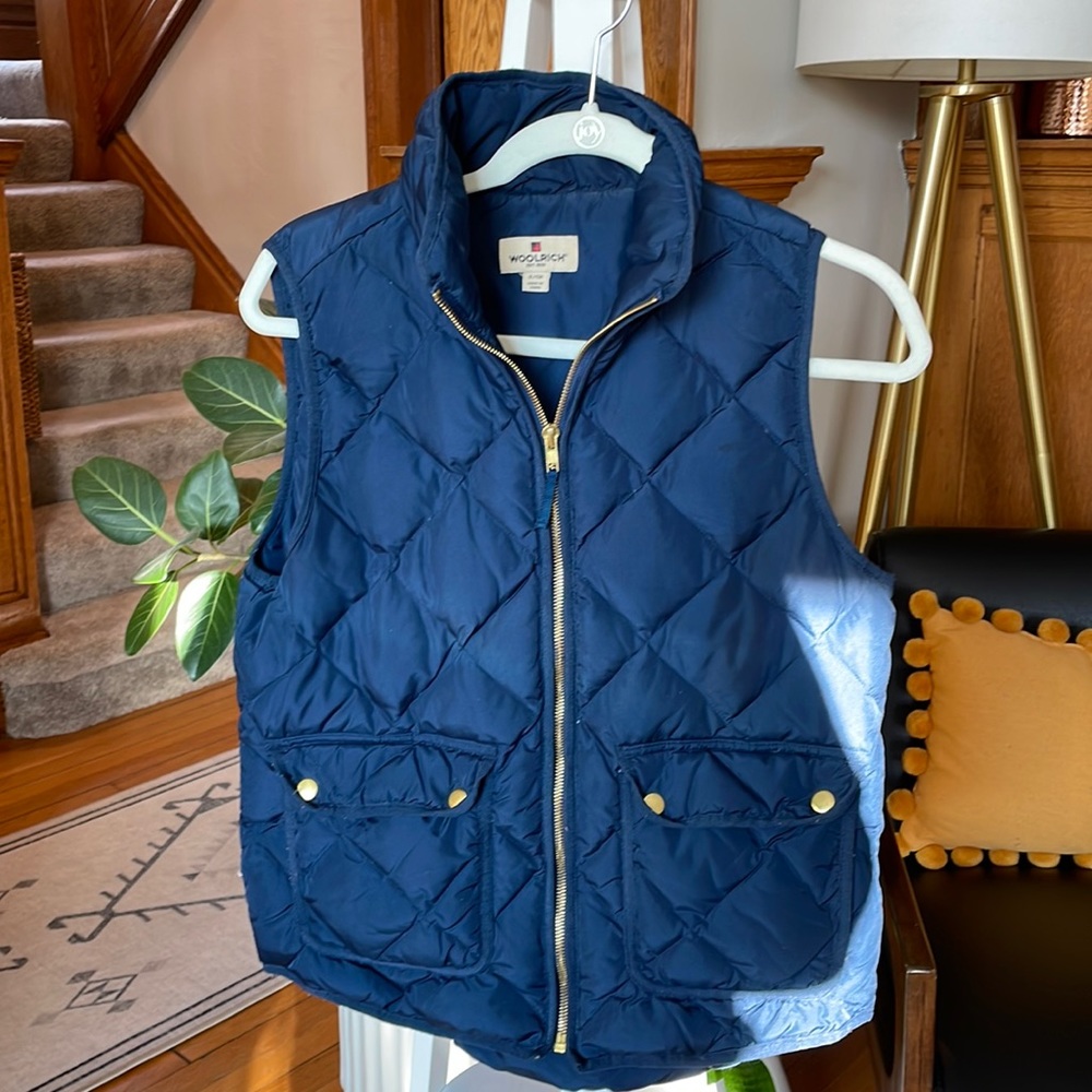 Navy quilted Woolrich vest, Small, gold detailing
